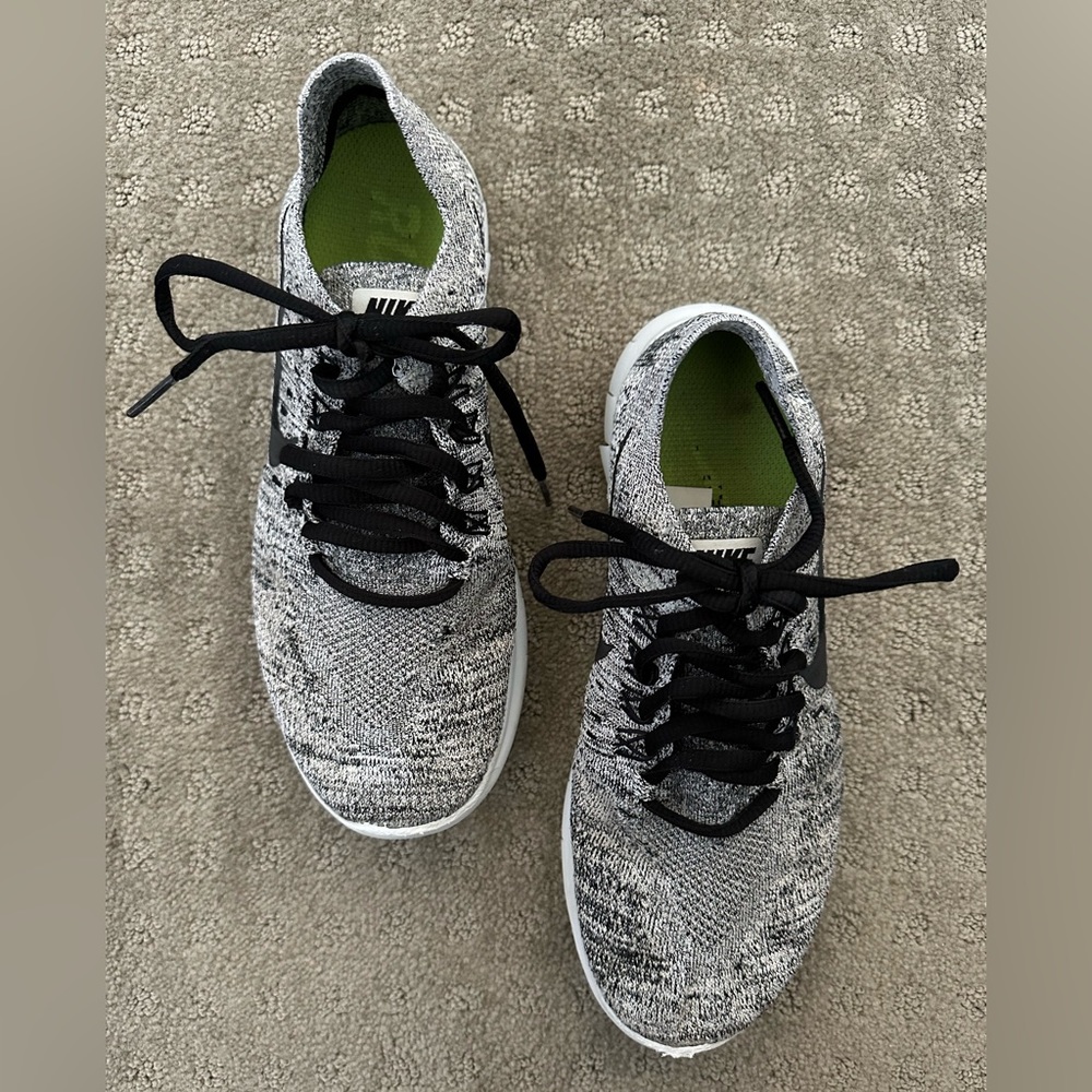 Nike Free Run Flyknit - Size 7.5